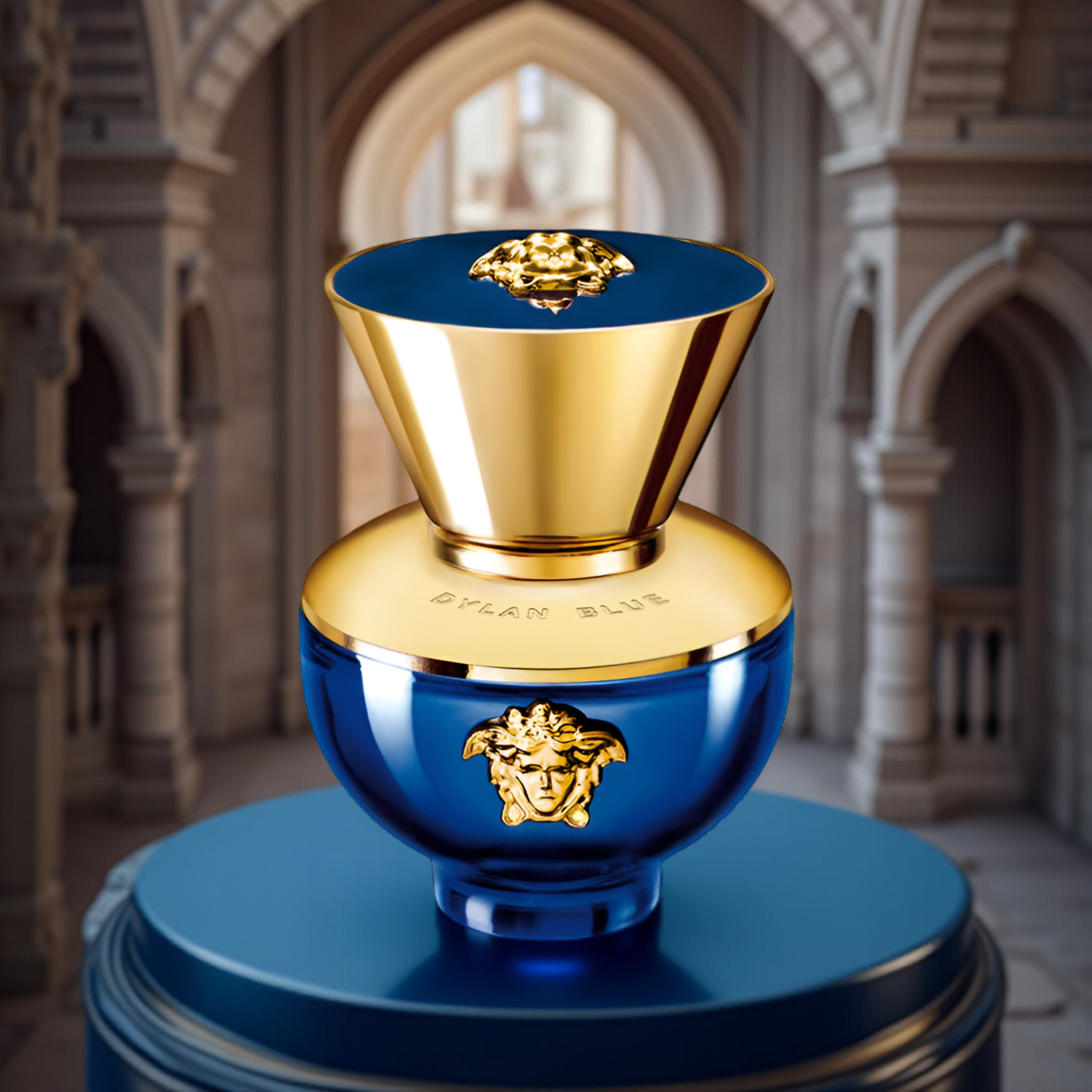 VERSACE DYLAN BLUE FEMME 1.0 oz / 30 ml Eau de Parfum